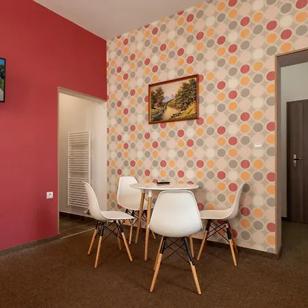 Vendégház Panorama - Celorocny Kryty Bazen V Cene Lipótszentmiklós
